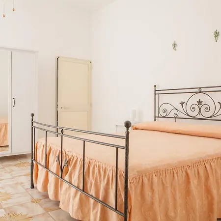 Annalisa Holiday House Holiday home Torre Lapillo