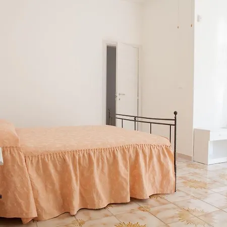 Annalisa Holiday House Torre Lapillo