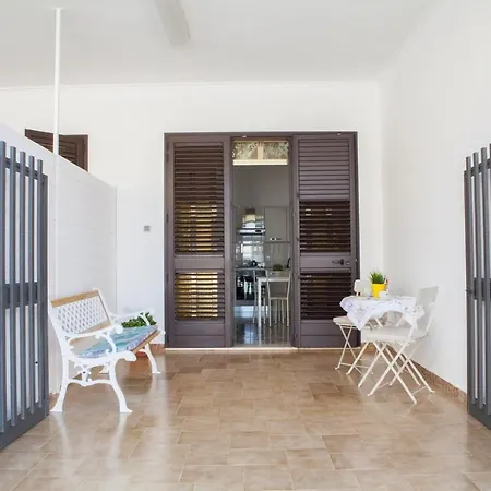 Annalisa Holiday House *